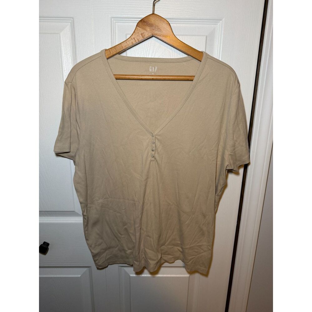 GAP Women's XXL Beige Ribbed Henley Short Sleeve V-Neck T-Shirt